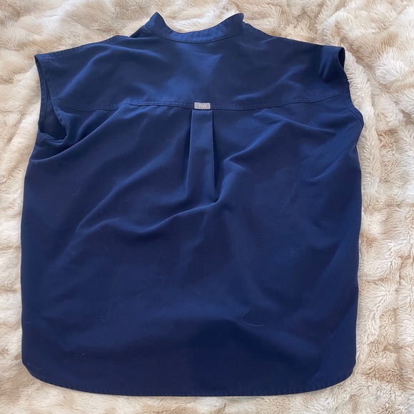 Figs Rafaela Oversized Scrub Top in Navy Size Small - Picture 2 of 3